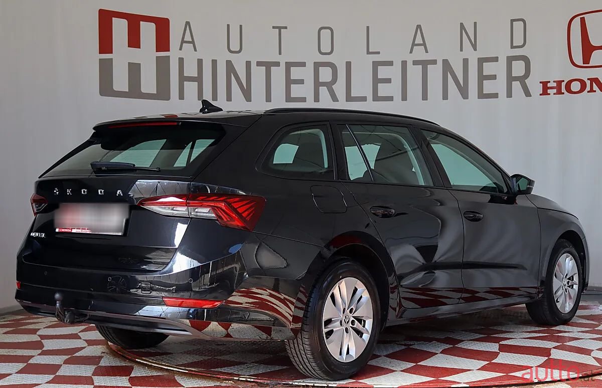 2023' Skoda Octavia photo #3