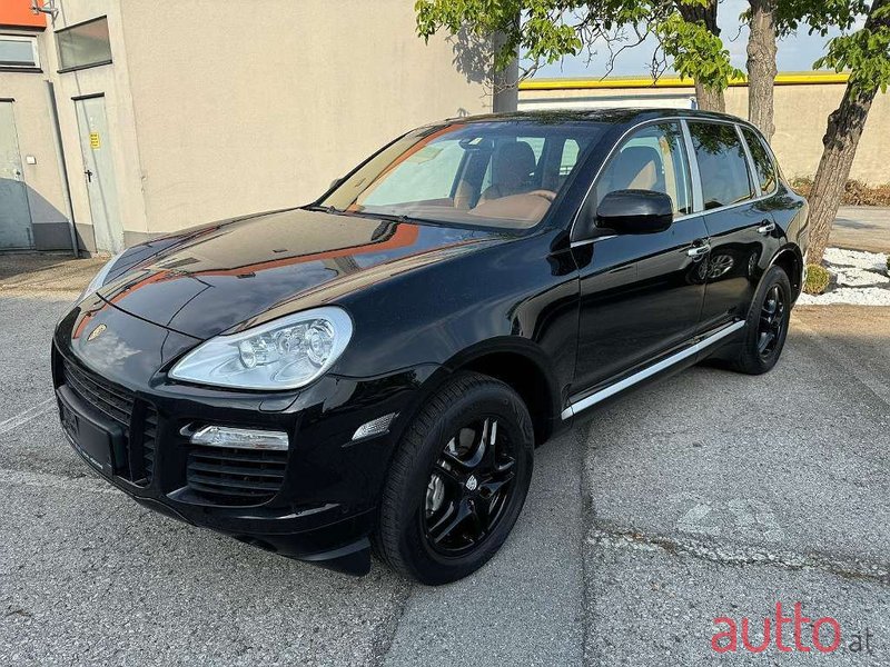 2008' Porsche Cayenne photo #1