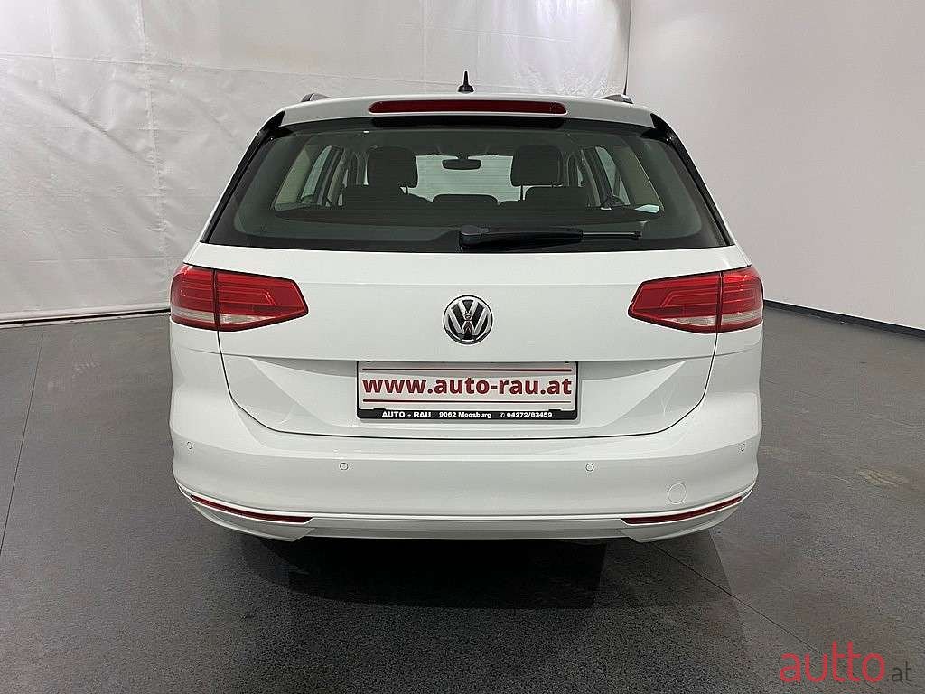 2017' Volkswagen Passat photo #5