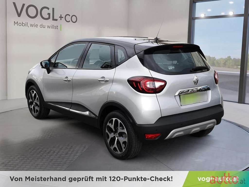 2019' Renault Captur photo #3