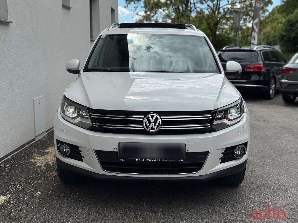 2011' Volkswagen Tiguan photo #4