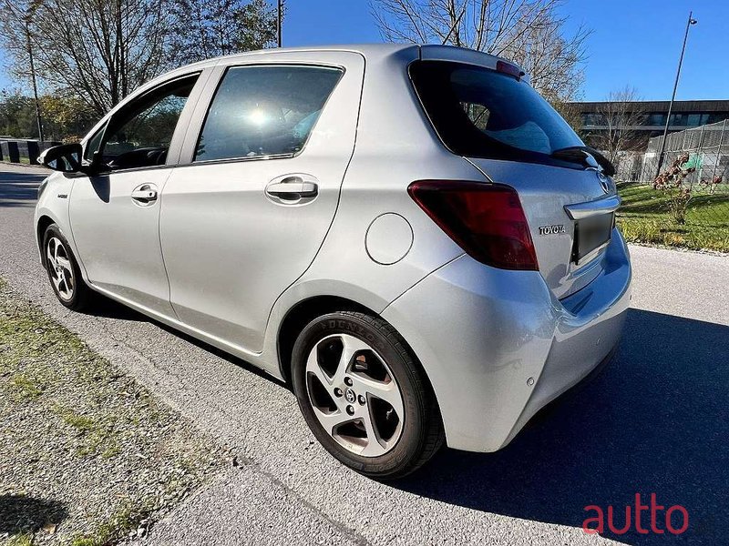 2016' Toyota Yaris photo #6