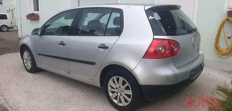 2004' Volkswagen Golf photo #4