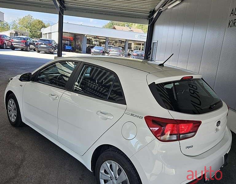 2019' Kia Rio photo #3