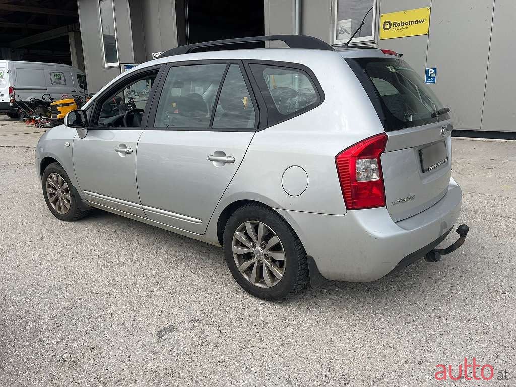 2010' Kia Carens photo #4