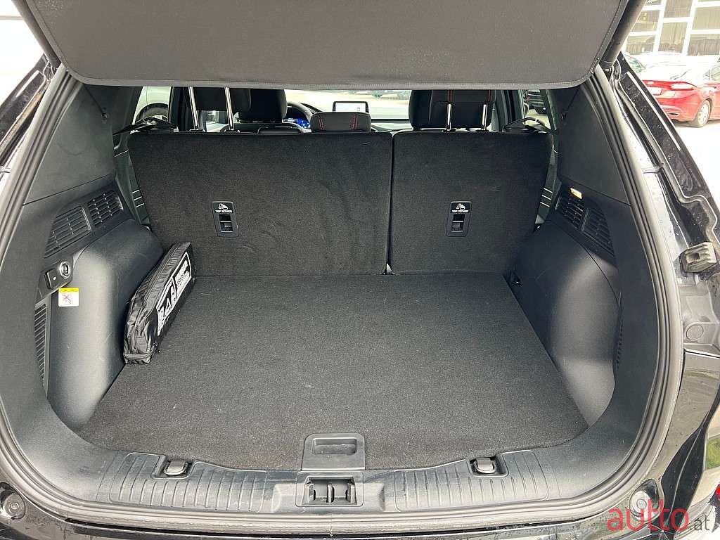 2022' Ford Kuga photo #4