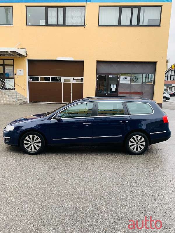 2009' Volkswagen Passat photo #4