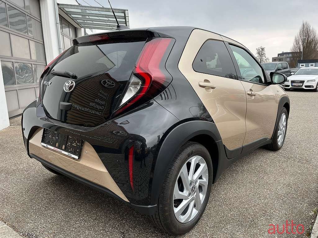 2022' Toyota Aygo photo #6