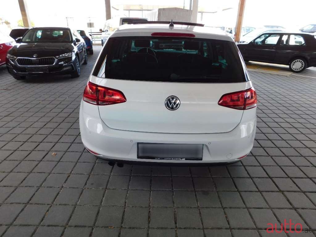 2015' Volkswagen Golf photo #6