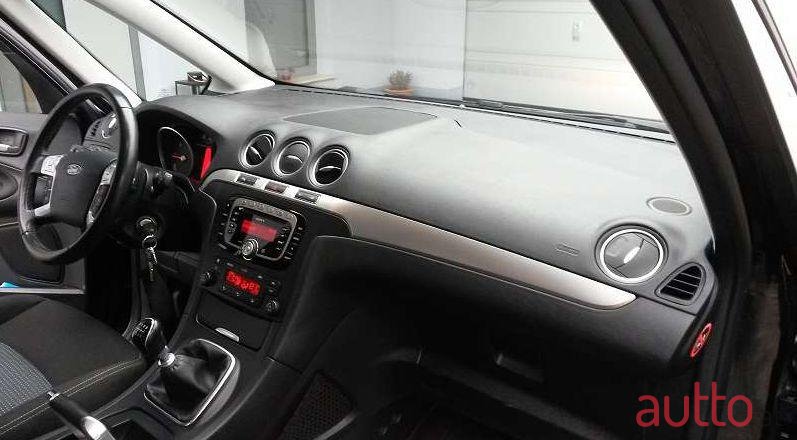 2012' Ford Galaxy photo #2