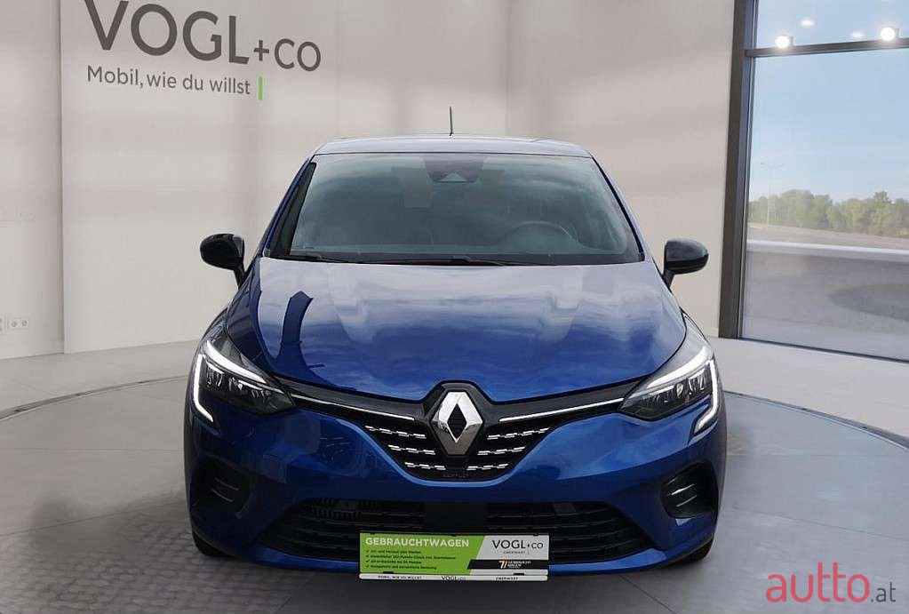 2021' Renault Clio photo #3
