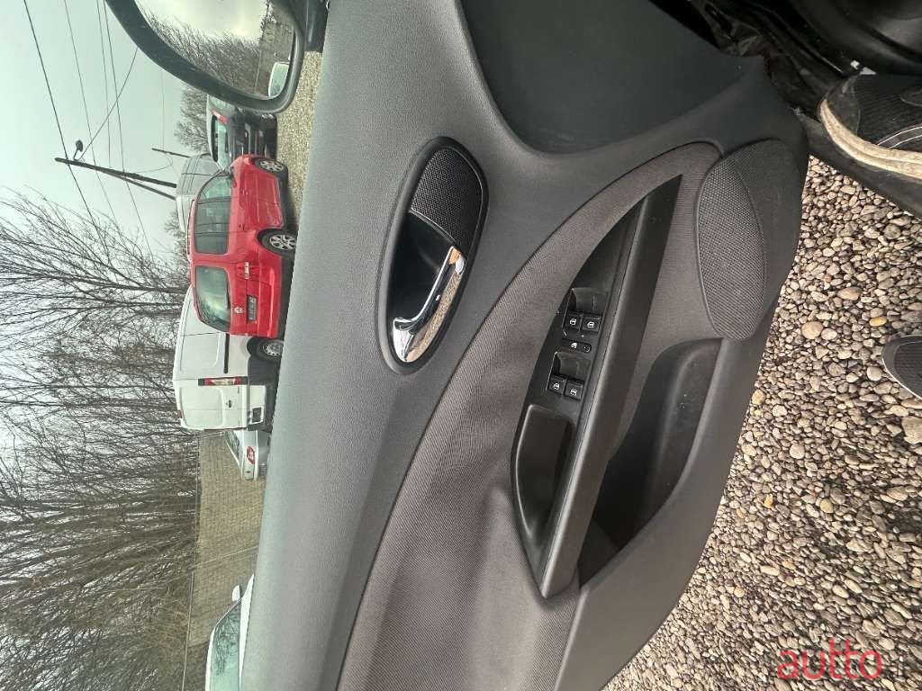 2006' SEAT Altea XL photo #6