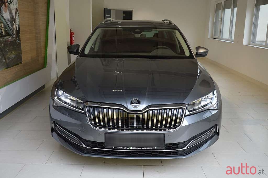 2023' Skoda Superb photo #2