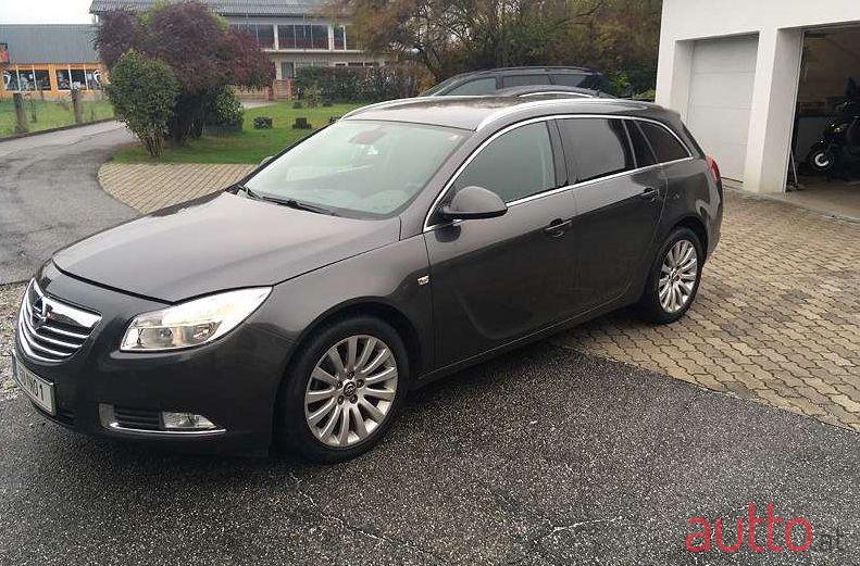2012' Opel Insignia photo #1
