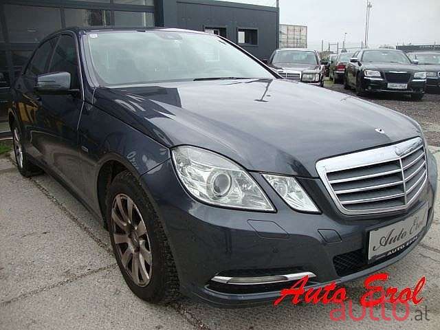 2011' Mercedes-Benz E-Klasse photo #2