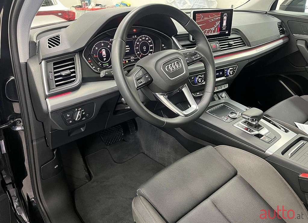 2020' Audi Q5 photo #5
