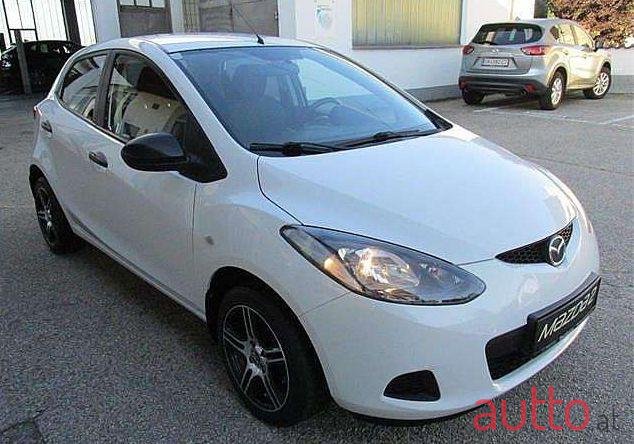 2010' Mazda Mazda2 photo #1