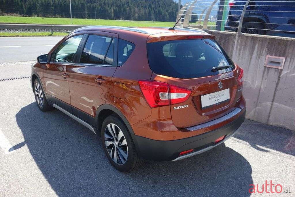 2017' Suzuki SX4 photo #5