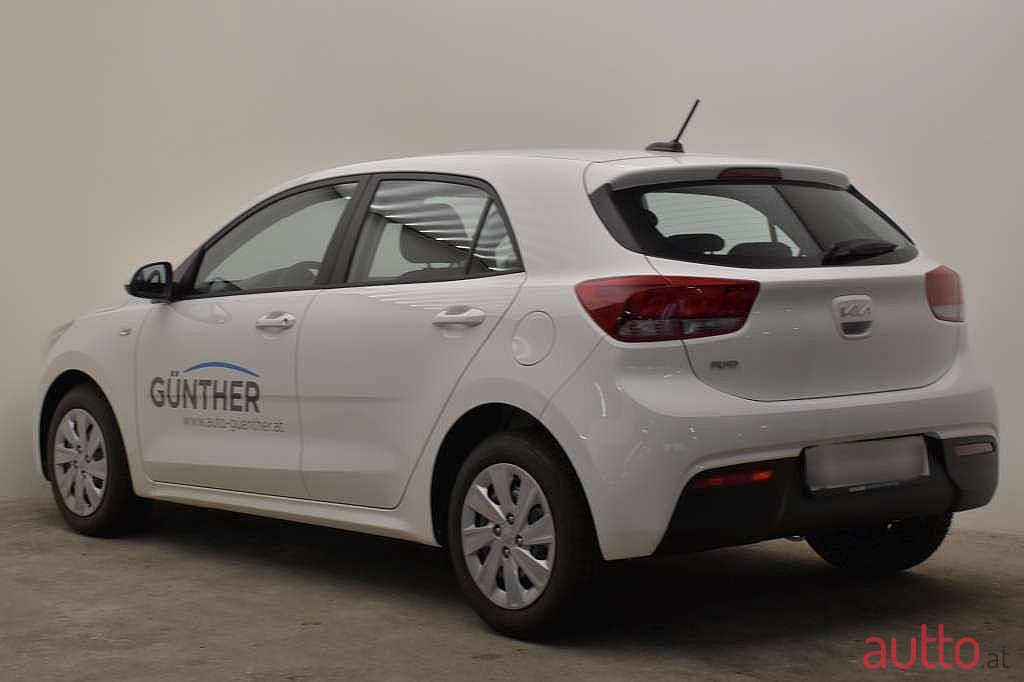 2022' Kia Rio photo #3