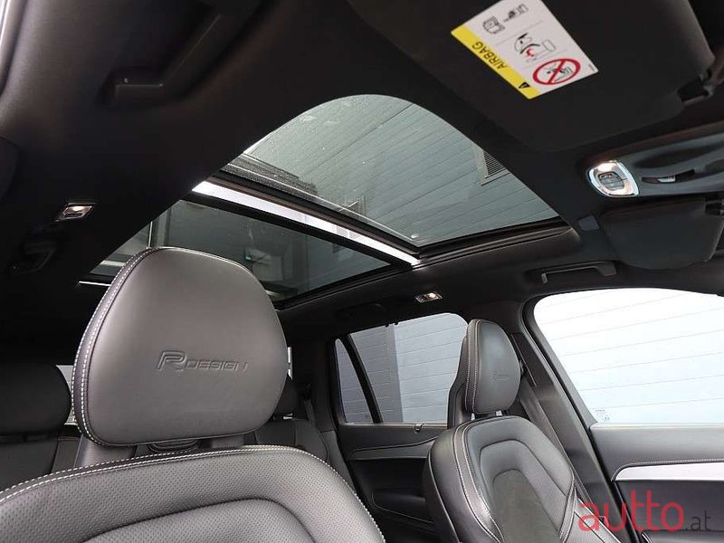 2020' Volvo XC90 photo #6