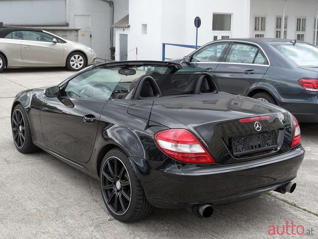 2004' Mercedes-Benz Slk-Klasse photo #2