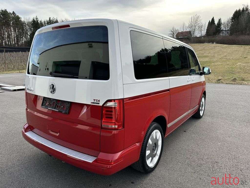 2016' Volkswagen Transporter photo #4