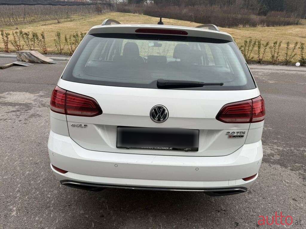 2017' Volkswagen Golf photo #6