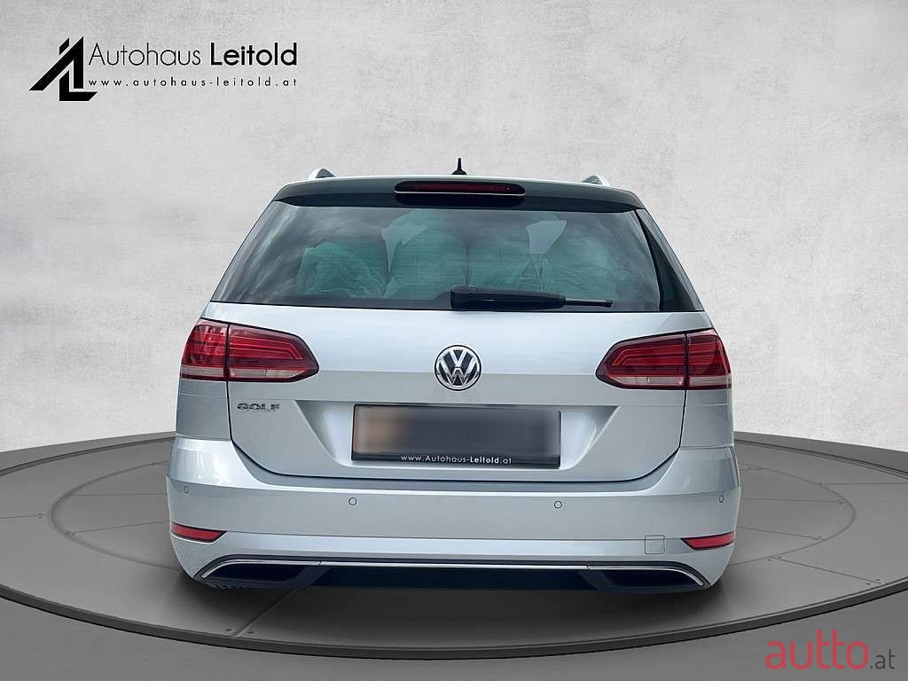 2019' Volkswagen Golf photo #5