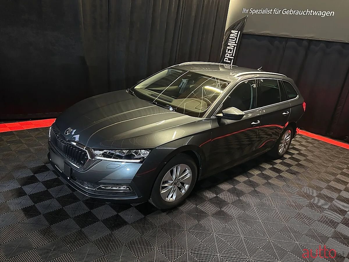 2020' Skoda Octavia photo #1