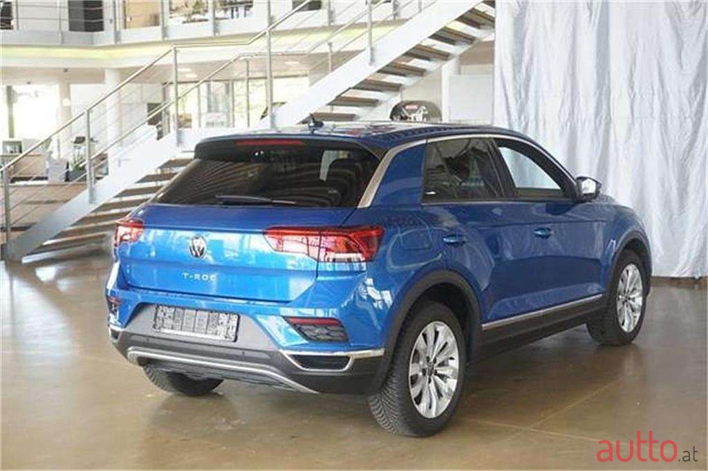 2021' Volkswagen T-Roc photo #4