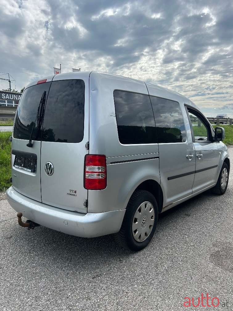 2013' Volkswagen Caddy photo #3