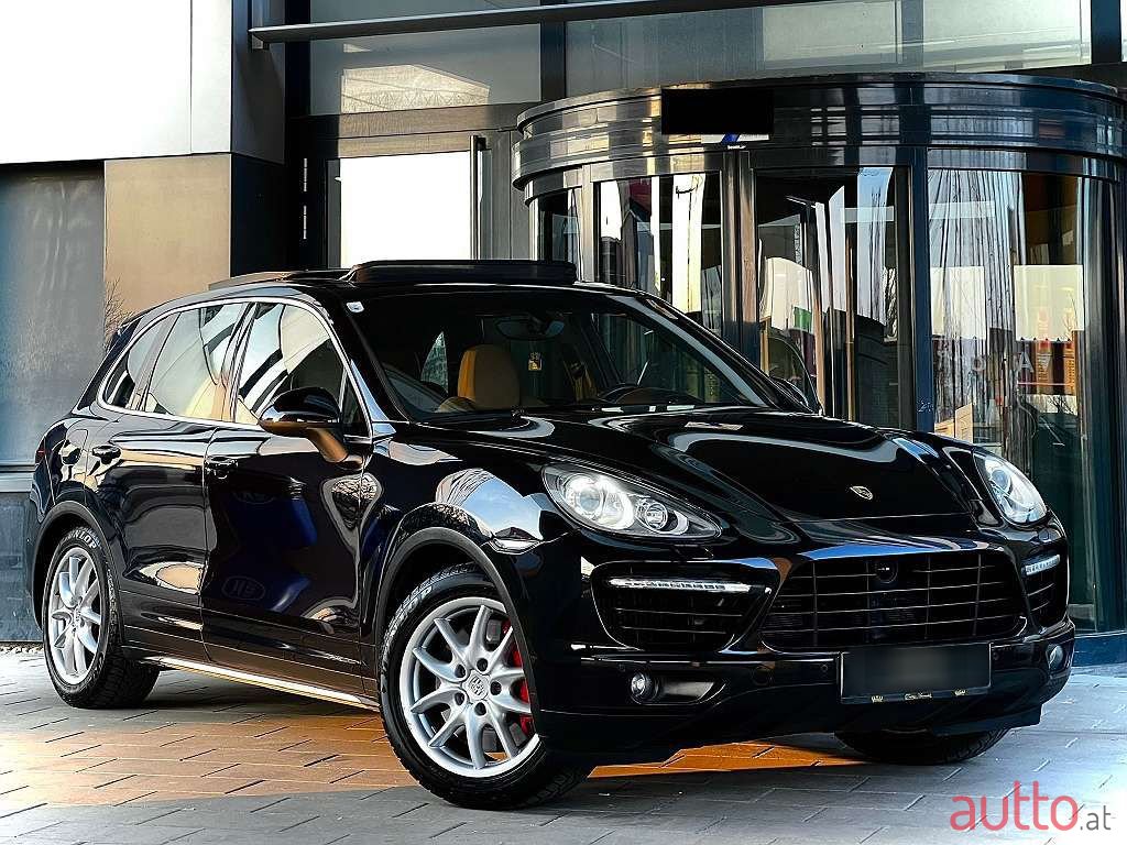 2010' Porsche Cayenne photo #5