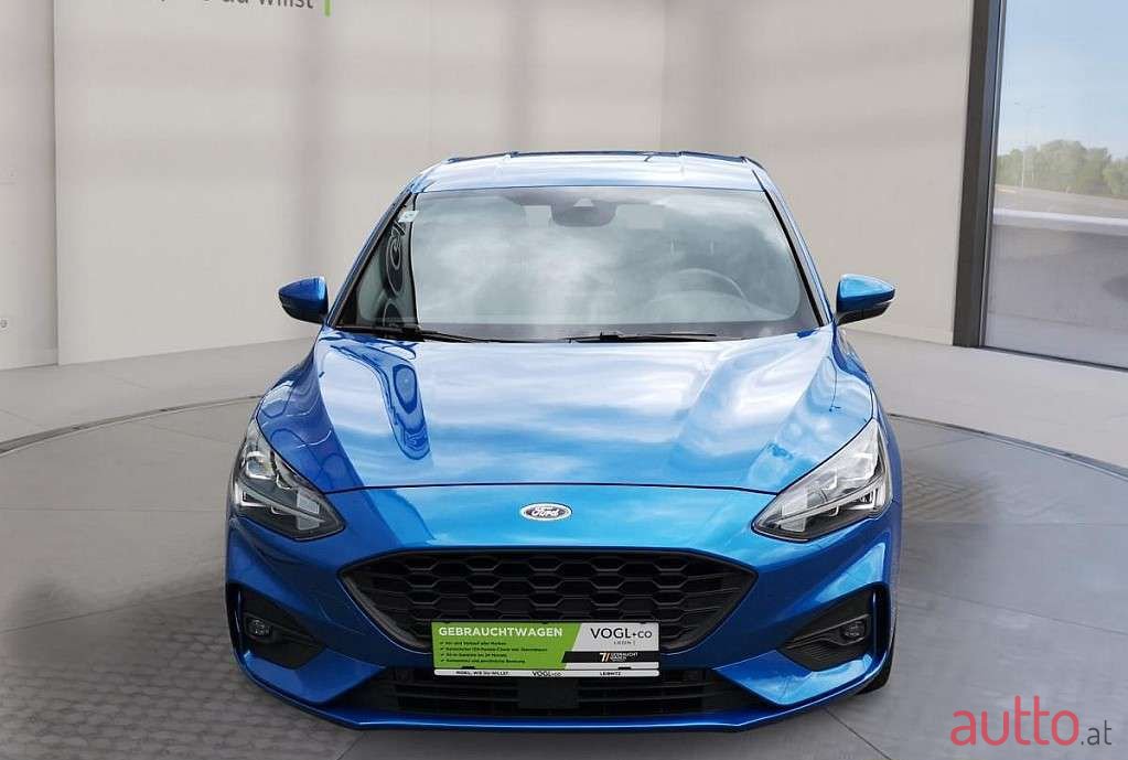 2020' Ford Focus photo #6
