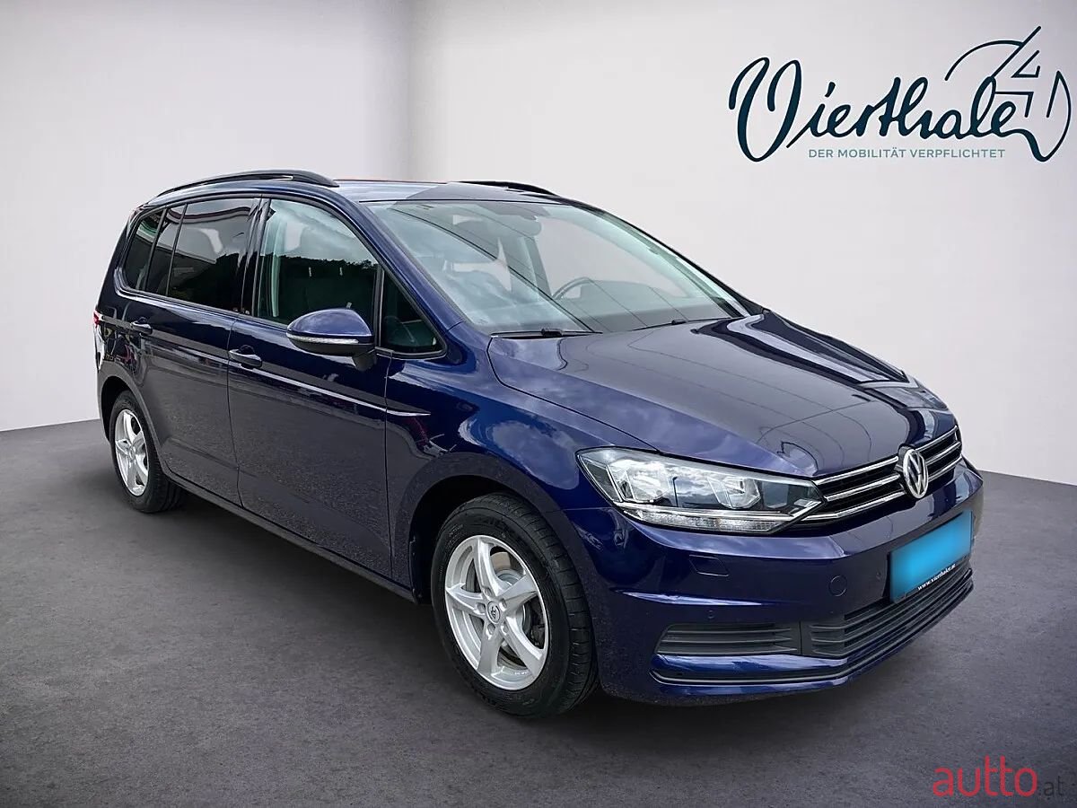 2016' Volkswagen Touran photo #2
