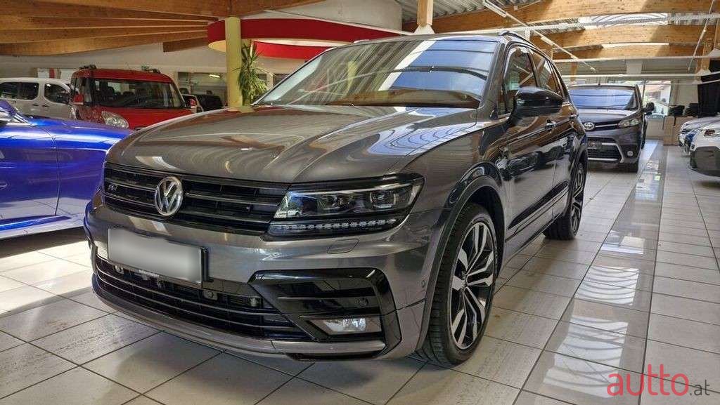 2018' Volkswagen Tiguan photo #1