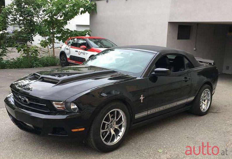 2012' Ford Mustang photo #1