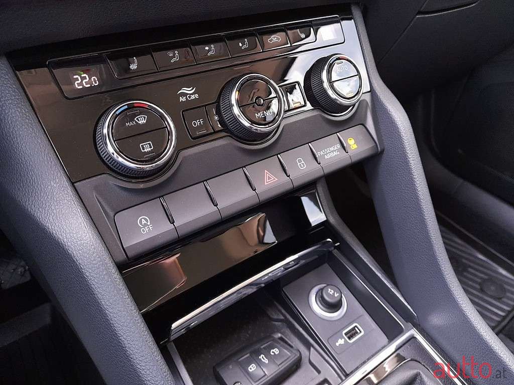 2019' Skoda Karoq photo #4