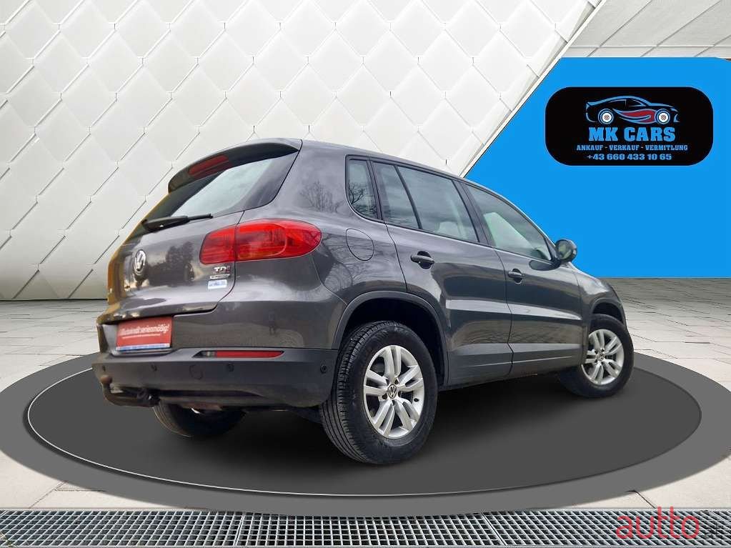 2012' Volkswagen Tiguan photo #6