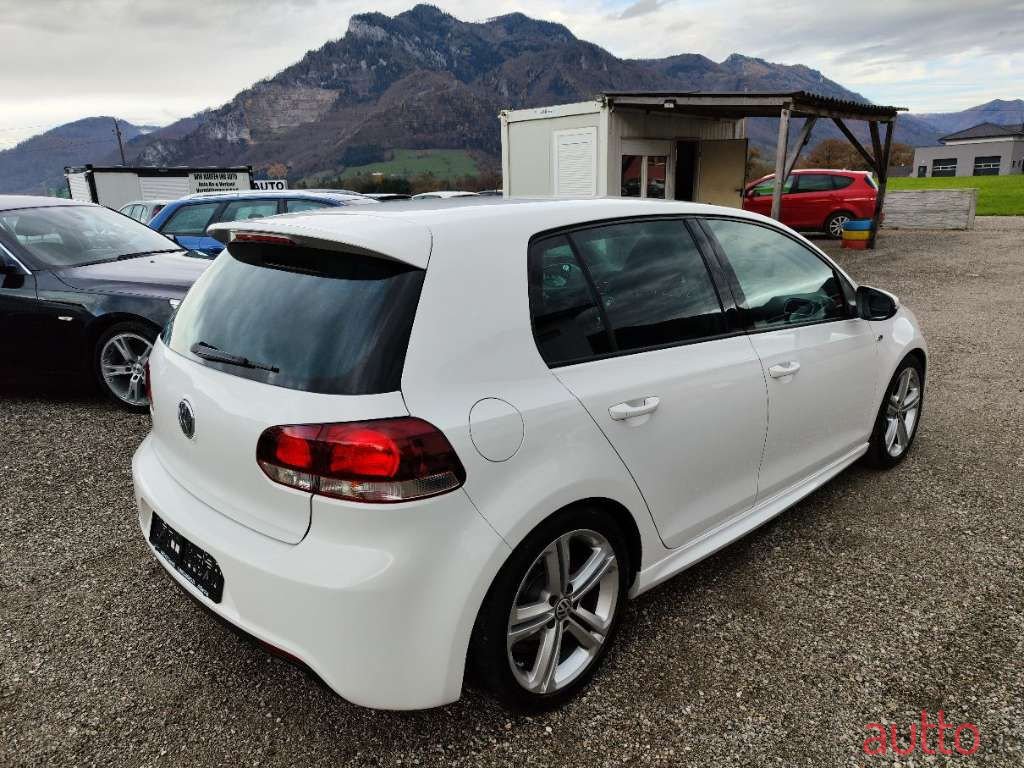 2010' Volkswagen Golf photo #6