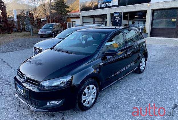 2013' Volkswagen Polo photo #1