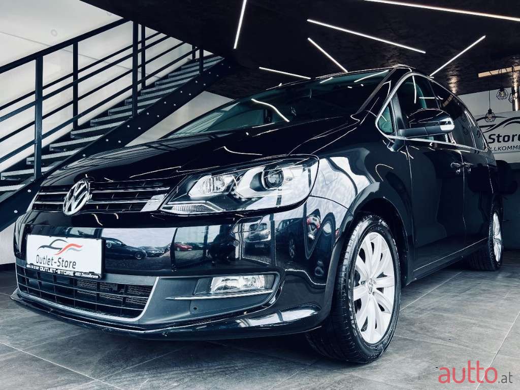 2011' Volkswagen Sharan photo #1