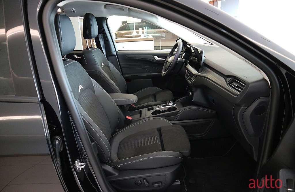 2024' Ford Kuga photo #4