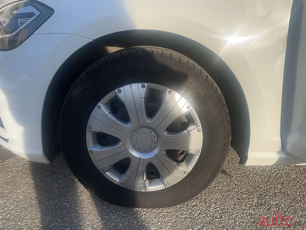 2018' Volkswagen Golf photo #5