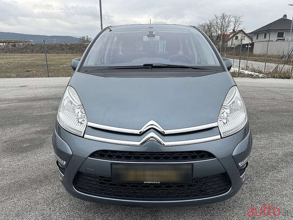 2012' Citroen C4 Picasso photo #2