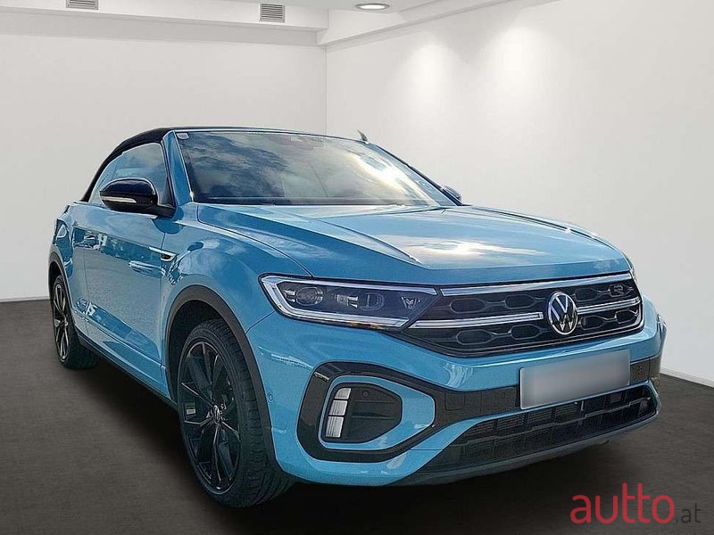 2022' Volkswagen T-Roc photo #2