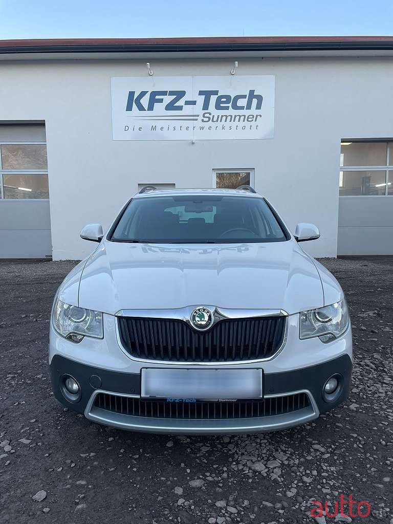 2012' Skoda Superb photo #3