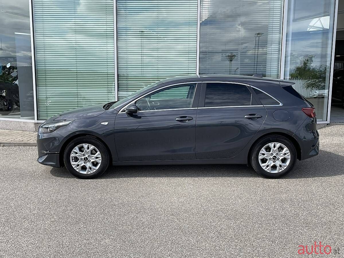 2022' Kia Ceed photo #3