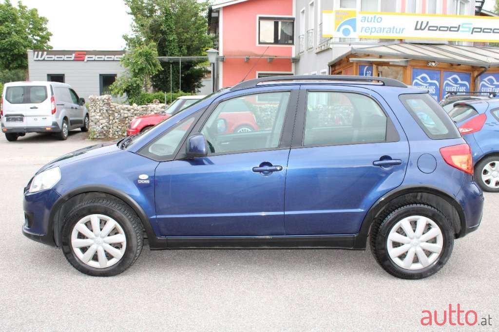 2009' Suzuki SX4 photo #5