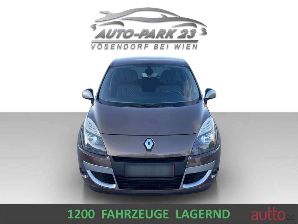 2010' Renault Scenic photo #4