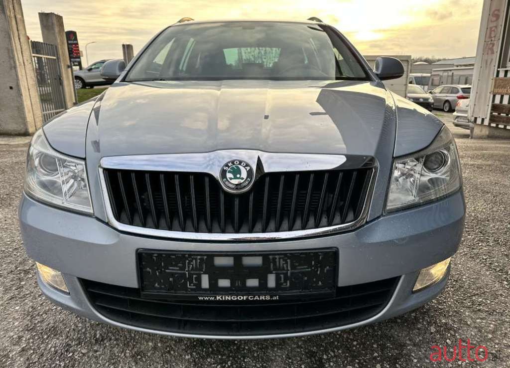 2011' Skoda Octavia photo #5